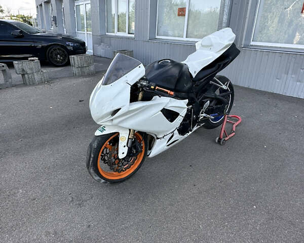 Сузуки GSX-R 600, объемом двигателя 0.6 л и пробегом 30 тыс. км за 6000 $, фото 1 на Automoto.ua