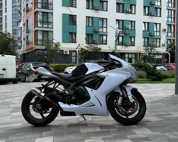 Сузуки GSX-R 600, объемом двигателя 0.6 л и пробегом 30 тыс. км за 9500 $, фото 1 на Automoto.ua