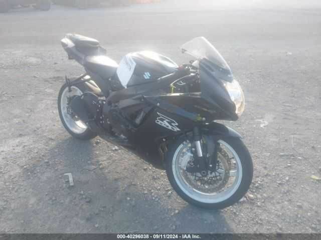 Сузуки GSX-R 600, объемом двигателя 0.6 л и пробегом 0 тыс. км за 3000 $, фото 1 на Automoto.ua