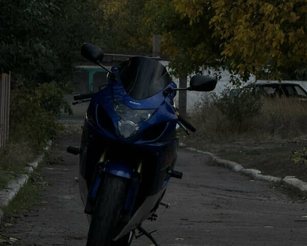 Синий Сузуки GSX-R 600, объемом двигателя 0.6 л и пробегом 47 тыс. км за 6500 $, фото 1 на Automoto.ua