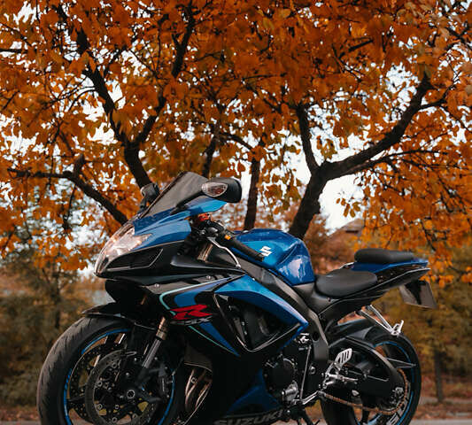 Синий Сузуки GSX-R 600, объемом двигателя 0.6 л и пробегом 32 тыс. км за 8600 $, фото 1 на Automoto.ua