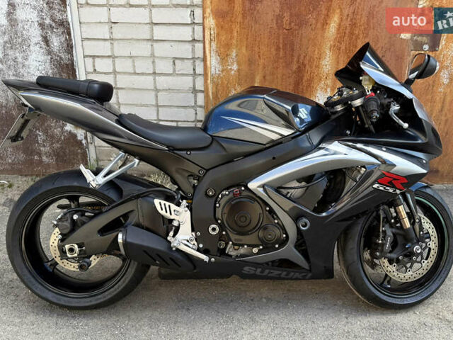 Черный Сузуки GSX-R 750, объемом двигателя 0.75 л и пробегом 22 тыс. км за 9300 $, фото 1 на Automoto.ua