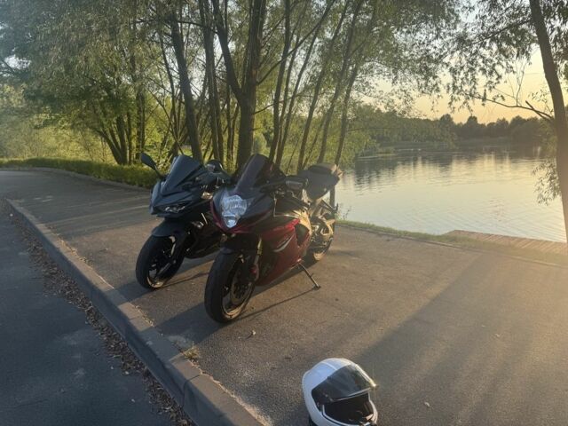 Сузуки GSX-R 750, объемом двигателя 0.75 л и пробегом 0 тыс. км за 10000 $, фото 1 на Automoto.ua