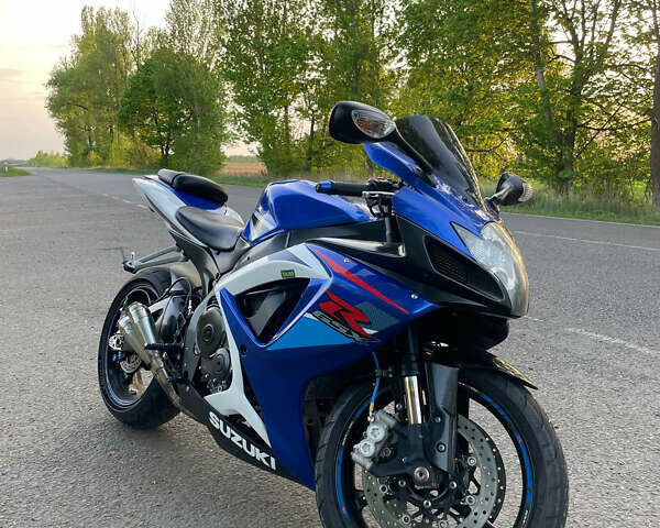 Синий Сузуки GSX-R 750, объемом двигателя 0.75 л и пробегом 30 тыс. км за 7700 $, фото 1 на Automoto.ua