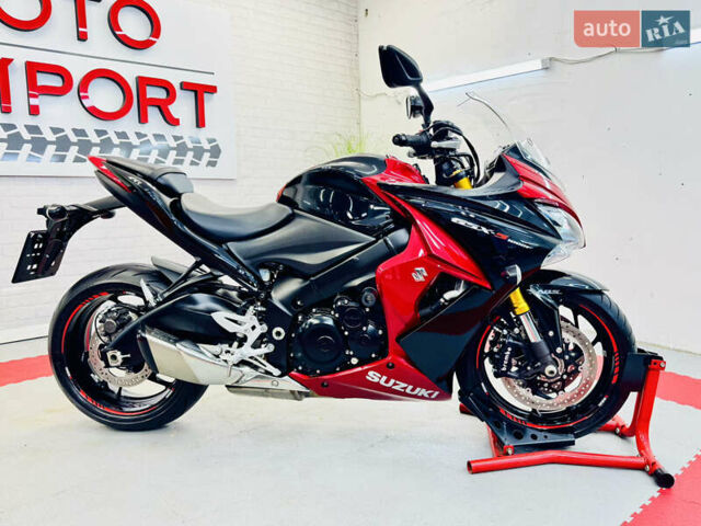 Красный Сузуки GSX-S 1000, объемом двигателя 1 л и пробегом 25 тыс. км за 9200 $, фото 1 на Automoto.ua