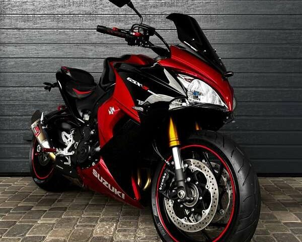 Красный Сузуки GSX-S 1000, объемом двигателя 1 л и пробегом 23 тыс. км за 9300 $, фото 1 на Automoto.ua