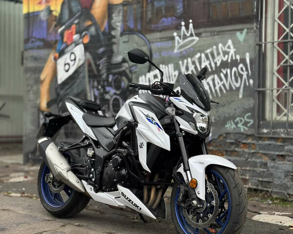 Сузуки GSX-S 750, объемом двигателя 0 л и пробегом 7 тыс. км за 10000 $, фото 1 на Automoto.ua
