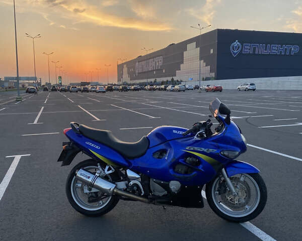 Синий Сузуки GSX 600F, объемом двигателя 0.6 л и пробегом 68 тыс. км за 2550 $, фото 1 на Automoto.ua