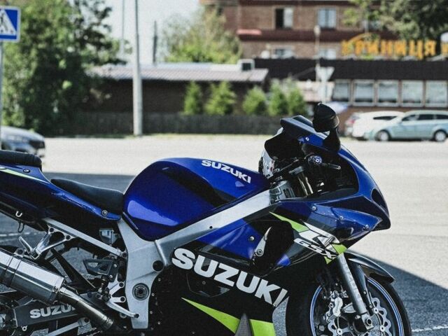 Сузуки GSX R 600, объемом двигателя 0.6 л и пробегом 0 тыс. км за 4800 $, фото 1 на Automoto.ua