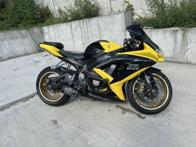 Сузуки GSX R 750, объемом двигателя 0.75 л и пробегом 0 тыс. км за 7800 $, фото 1 на Automoto.ua