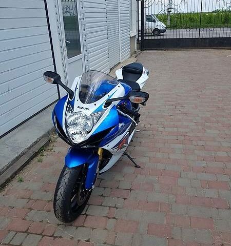 Синий Сузуки GSX R 750, объемом двигателя 0.75 л и пробегом 9 тыс. км за 8700 $, фото 1 на Automoto.ua