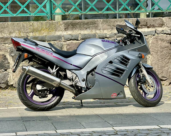 Серый Сузуки RF 600R, объемом двигателя 0.6 л и пробегом 79 тыс. км за 3500 $, фото 1 на Automoto.ua