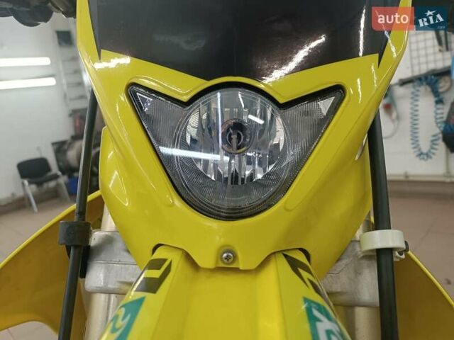 Желтый Сузуки RM 450Z, объемом двигателя 4.39 л и пробегом 6 тыс. км за 4600 $, фото 1 на Automoto.ua