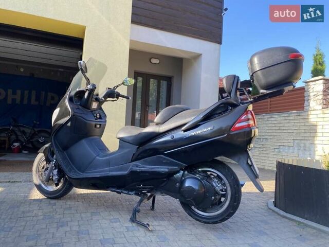 Черный Сузуки Skywave 250, объемом двигателя 0.25 л и пробегом 49 тыс. км за 1750 $, фото 1 на Automoto.ua