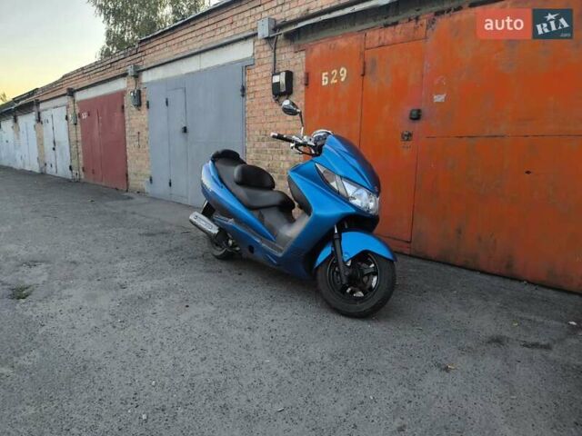 Синий Сузуки Skywave 250, объемом двигателя 0.25 л и пробегом 42 тыс. км за 1700 $, фото 1 на Automoto.ua