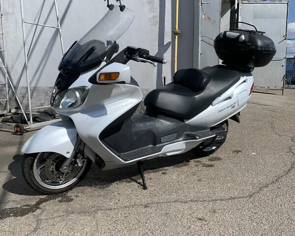 Синій Сузукі SkyWave 650, об'ємом двигуна 0.65 л та пробігом 43 тис. км за 3500 $, фото 1 на Automoto.ua