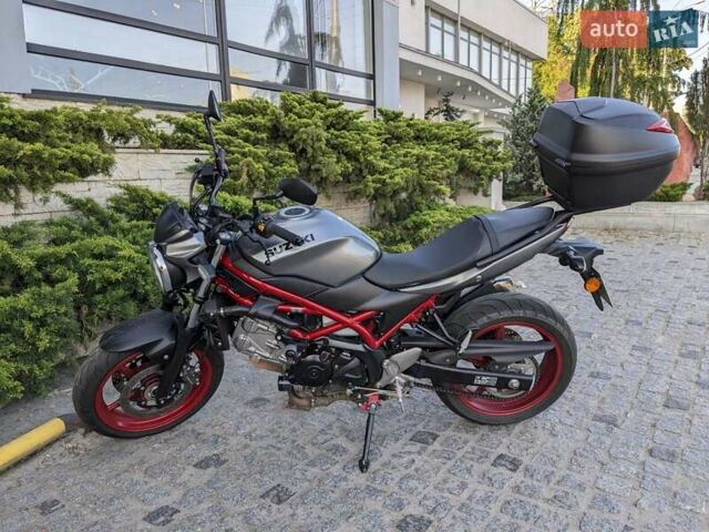 Сірий Сузукі SV 650, об'ємом двигуна 0.65 л та пробігом 23 тис. км за 6500 $, фото 1 на Automoto.ua