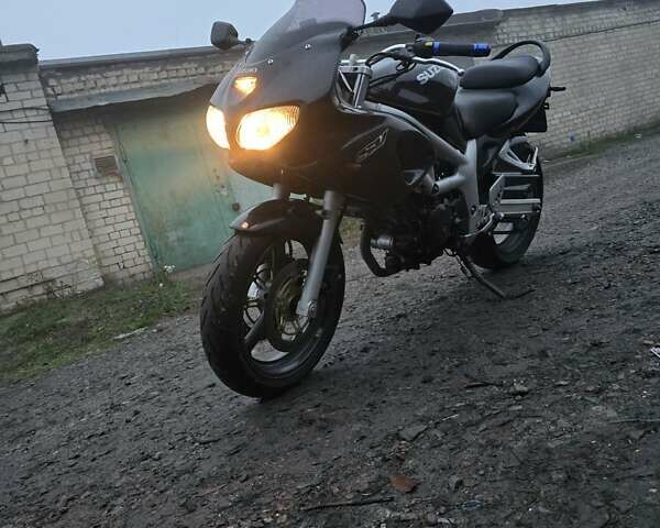 Сузуки SV 650S, объемом двигателя 0.65 л и пробегом 31 тыс. км за 2000 $, фото 1 на Automoto.ua