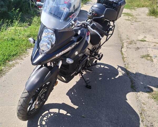 Черный Сузуки V-Strom 650, объемом двигателя 0.65 л и пробегом 31 тыс. км за 8300 $, фото 1 на Automoto.ua