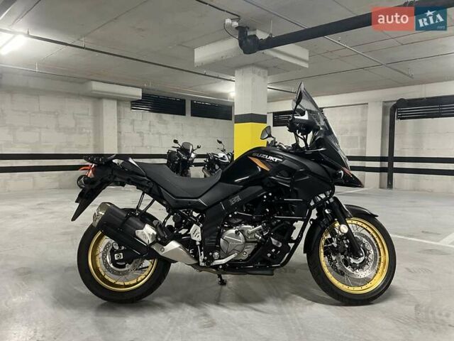 Черный Сузуки V-Strom 650, объемом двигателя 0.65 л и пробегом 5 тыс. км за 9900 $, фото 1 на Automoto.ua