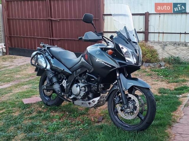 Чорний Сузукі V-Strom 650, об'ємом двигуна 0.65 л та пробігом 64 тис. км за 4400 $, фото 1 на Automoto.ua