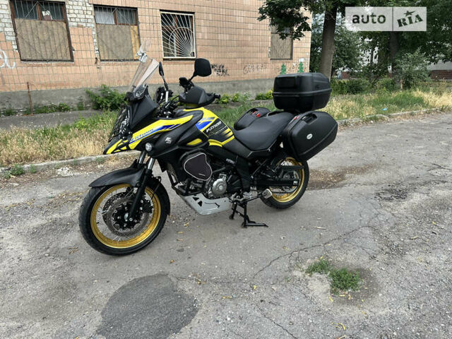 Жовтий Сузукі V-Strom 650, об'ємом двигуна 0.65 л та пробігом 9 тис. км за 9900 $, фото 1 на Automoto.ua