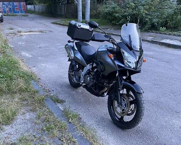 Сірий Сузукі V-Strom 650, об'ємом двигуна 0 л та пробігом 49 тис. км за 4700 $, фото 1 на Automoto.ua