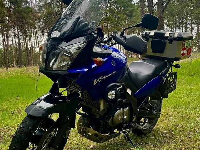 Синій Сузукі V-Strom 650, об'ємом двигуна 0.65 л та пробігом 650 тис. км за 6000 $, фото 1 на Automoto.ua