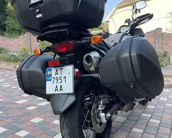 Серый Сузуки V-Strom 650/XT, объемом двигателя 0.65 л и пробегом 13 тыс. км за 6999 $, фото 1 на Automoto.ua