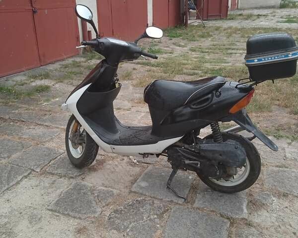 Белый Сузуки ZZ 50, объемом двигателя 0.08 л и пробегом 800 тыс. км за 600 $, фото 1 на Automoto.ua