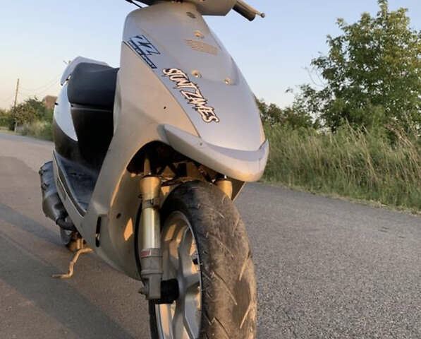 Серый Сузуки ZZ 50, объемом двигателя 0.05 л и пробегом 1 тыс. км за 325 $, фото 1 на Automoto.ua