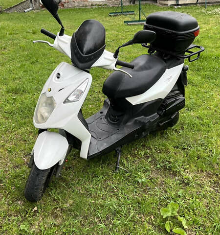 Білий Сім Ікс-Про, об'ємом двигуна 0 л та пробігом 99 тис. км за 790 $, фото 1 на Automoto.ua