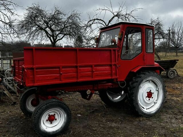 Красный Т 16, объемом двигателя 2.45 л и пробегом 200 тыс. км за 3000 $, фото 1 на Automoto.ua