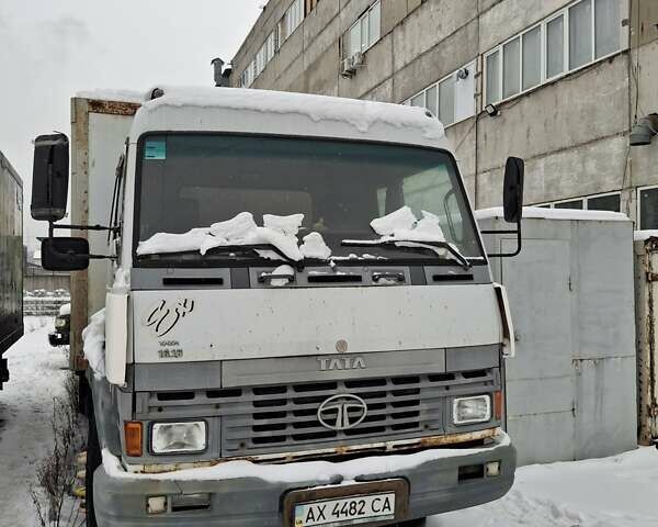 Білий TATA 1618, об'ємом двигуна 5.68 л та пробігом 290 тис. км за 8000 $, фото 1 на Automoto.ua