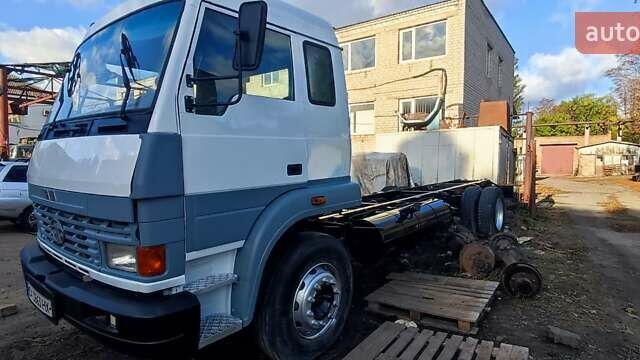 Белый TATA 1618, объемом двигателя 5.7 л и пробегом 203 тыс. км за 10800 $, фото 1 на Automoto.ua
