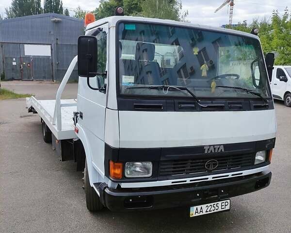 Белый TATA ЛПТ, объемом двигателя 5.68 л и пробегом 180 тыс. км за 11000 $, фото 1 на Automoto.ua