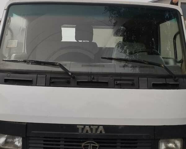 Белый TATA ЛПТ, объемом двигателя 5.68 л и пробегом 120 тыс. км за 8000 $, фото 1 на Automoto.ua