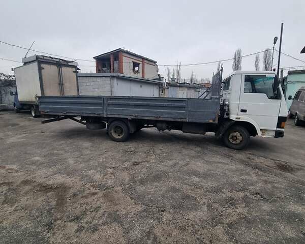 Белый TATA LPT 613, объемом двигателя 5.68 л и пробегом 365 тыс. км за 4500 $, фото 1 на Automoto.ua
