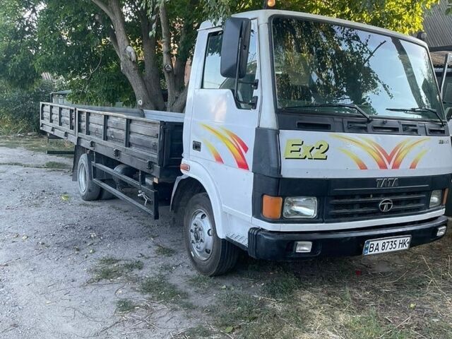 Белый TATA LPT 613, объемом двигателя 5.68 л и пробегом 499 тыс. км за 8700 $, фото 1 на Automoto.ua