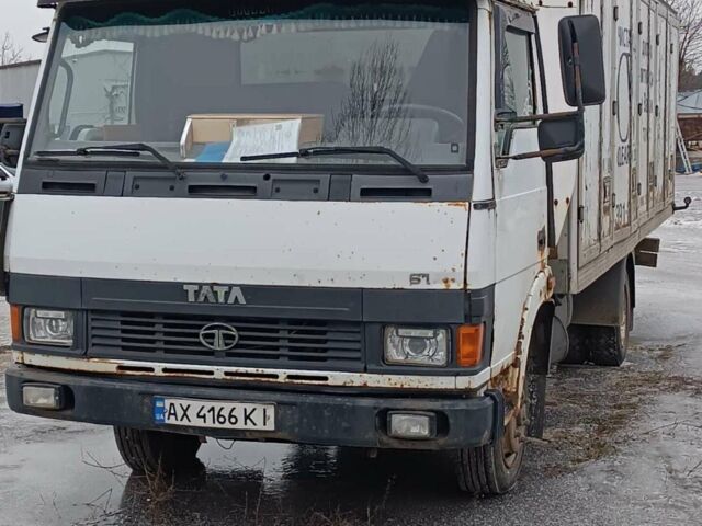 Белый TATA LPT 613, объемом двигателя 5.68 л и пробегом 95 тыс. км за 4000 $, фото 1 на Automoto.ua