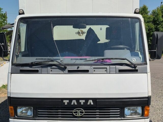 Белый TATA LPT 613, объемом двигателя 5.67 л и пробегом 368 тыс. км за 4200 $, фото 1 на Automoto.ua