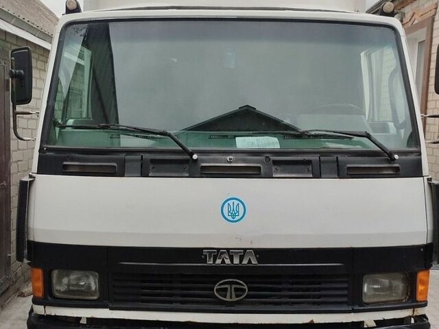 Белый TATA LPT 613, объемом двигателя 5.68 л и пробегом 590 тыс. км за 5200 $, фото 1 на Automoto.ua