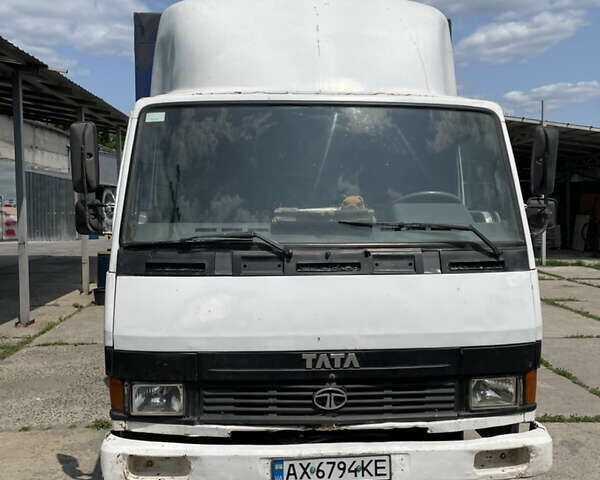 Белый TATA LPT 613, объемом двигателя 5.68 л и пробегом 1 тыс. км за 3999 $, фото 1 на Automoto.ua