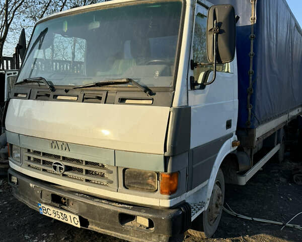 Белый TATA LPT 613, объемом двигателя 5.68 л и пробегом 325 тыс. км за 5550 $, фото 1 на Automoto.ua