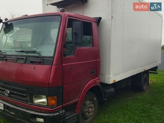 Красный TATA LPT 613, объемом двигателя 5.68 л и пробегом 200 тыс. км за 6500 $, фото 1 на Automoto.ua