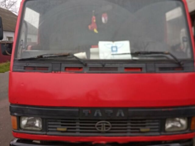 Красный TATA LPT 613, объемом двигателя 5.7 л и пробегом 400 тыс. км за 4500 $, фото 1 на Automoto.ua