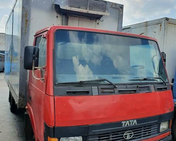 Красный TATA LPT 613, объемом двигателя 5.68 л и пробегом 340 тыс. км за 4500 $, фото 1 на Automoto.ua