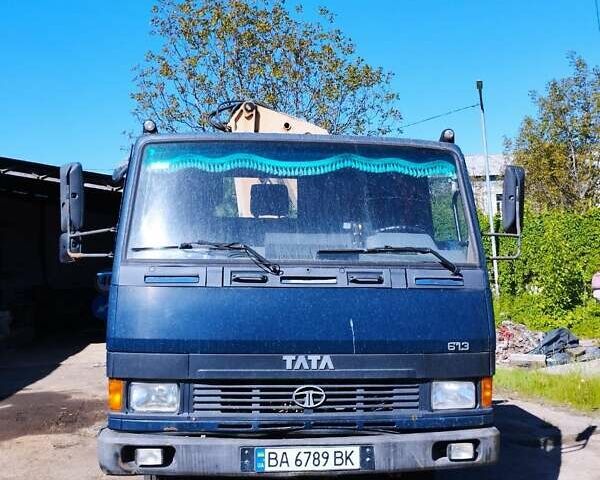 Синий TATA LPT 613, объемом двигателя 5.68 л и пробегом 400 тыс. км за 8000 $, фото 1 на Automoto.ua