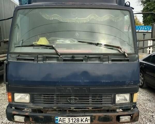 Синий TATA LPT 613, объемом двигателя 5.68 л и пробегом 113 тыс. км за 6000 $, фото 1 на Automoto.ua