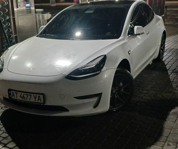 Белый Тесла Модель 3, объемом двигателя 0 л и пробегом 85 тыс. км за 13500 $, фото 1 на Automoto.ua